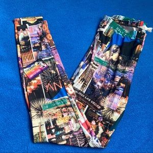 2/$10 - Las Vegas leggings in large
